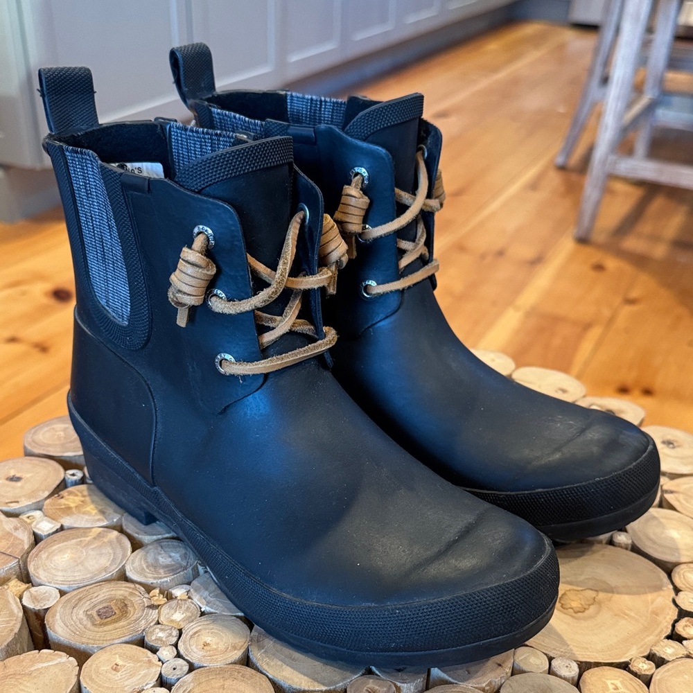 Sperry Black Waterproof Boots with Tan Laces